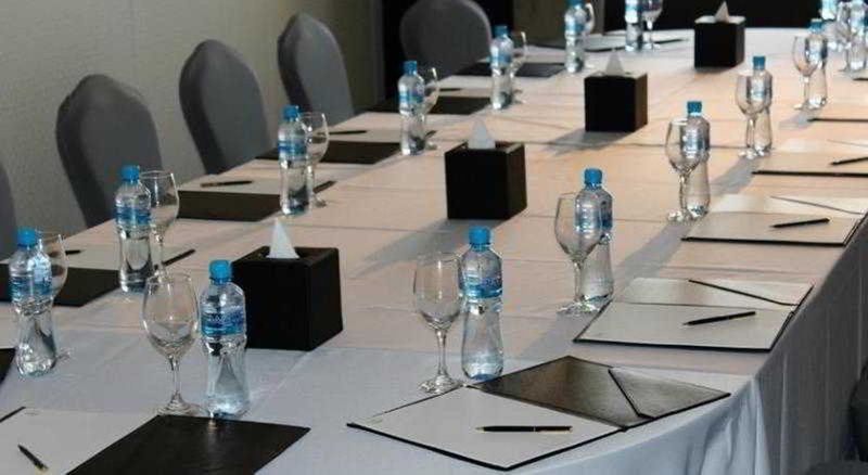 Magnum Hotel & Suites West Bay Doha Ngoại thất bức ảnh